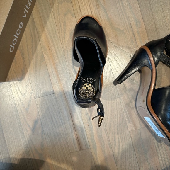 Vince Camuto Black Heels - Picture 4 of 5